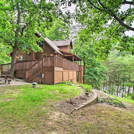 Central Sevierville Cabin With Hot Tub And Views! Exterior photo