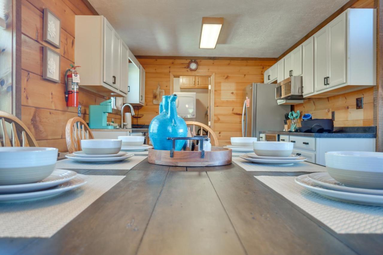 Central Sevierville Cabin With Hot Tub And Views! Exterior photo