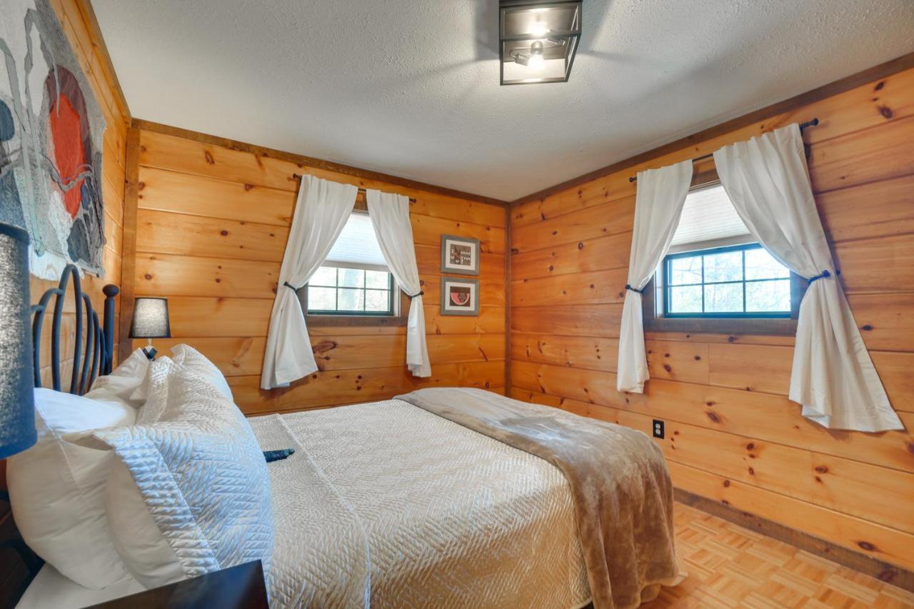 Central Sevierville Cabin With Hot Tub And Views! Exterior photo